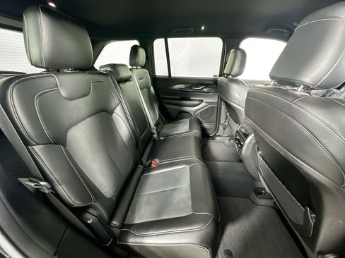 Used 2023 Jeep Grand Cherokee Altitude image 25