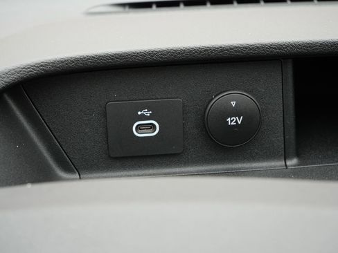 Used 2023 Ford Transit 350 XLT image 19