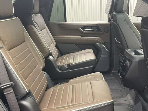 Used 2026 GMC Yukon Denali Ultimate AWD/4WD image 39