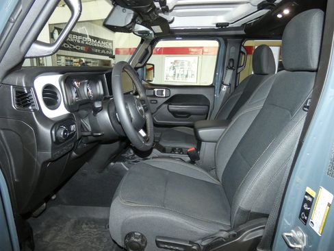 Used 2024 Jeep Wrangler Unlimited Sport image 10