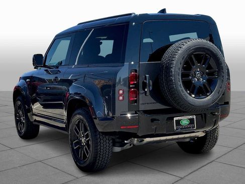 New 2025 Land Rover Defender 90 X-Dynamic SE image 11