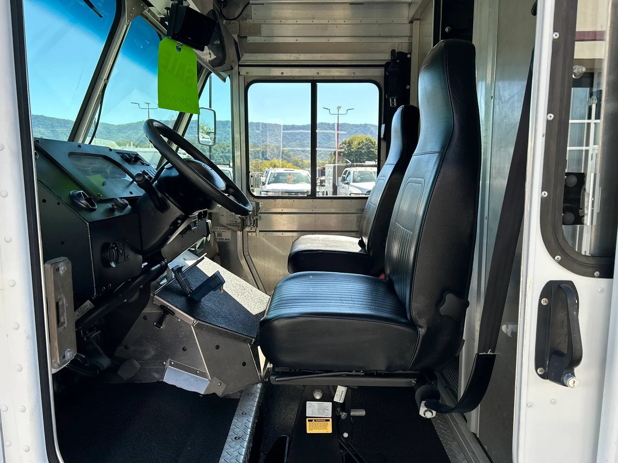 Used 2017 Ford E-350 and Econoline 350 Super Duty w/ A/C Prep Package RWD image 8