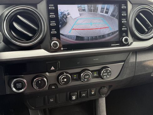 Used 2020 Toyota Tacoma TRD Off-Road AWD/4WD image 28