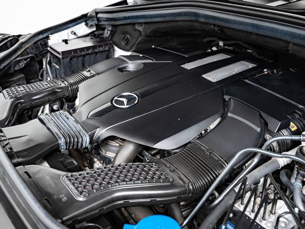 Used 2016 Mercedes-Benz GL 450 4MATIC image 50