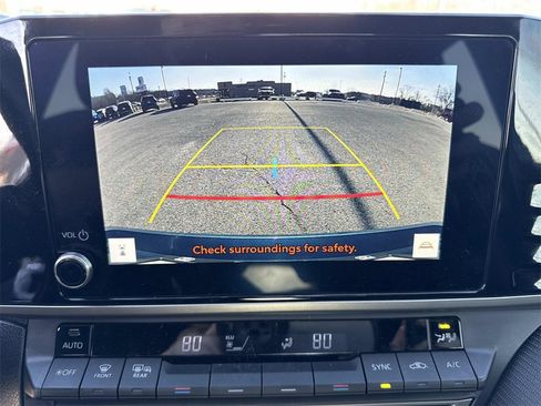 Used 2025 Toyota Camry SE image 18