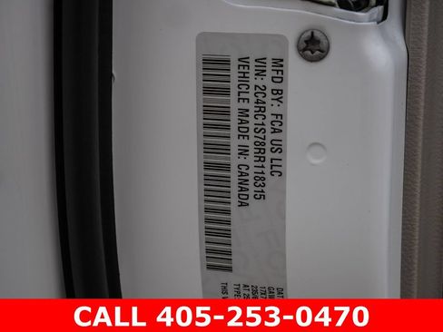 Used 2024 Chrysler Pacifica Limited FWD image 41