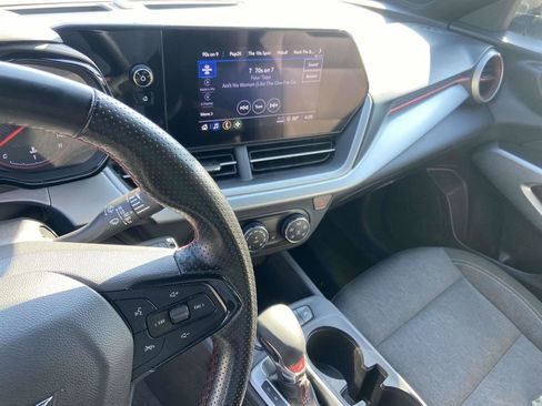 Used 2024 Chevrolet Trax RS FWD image 22