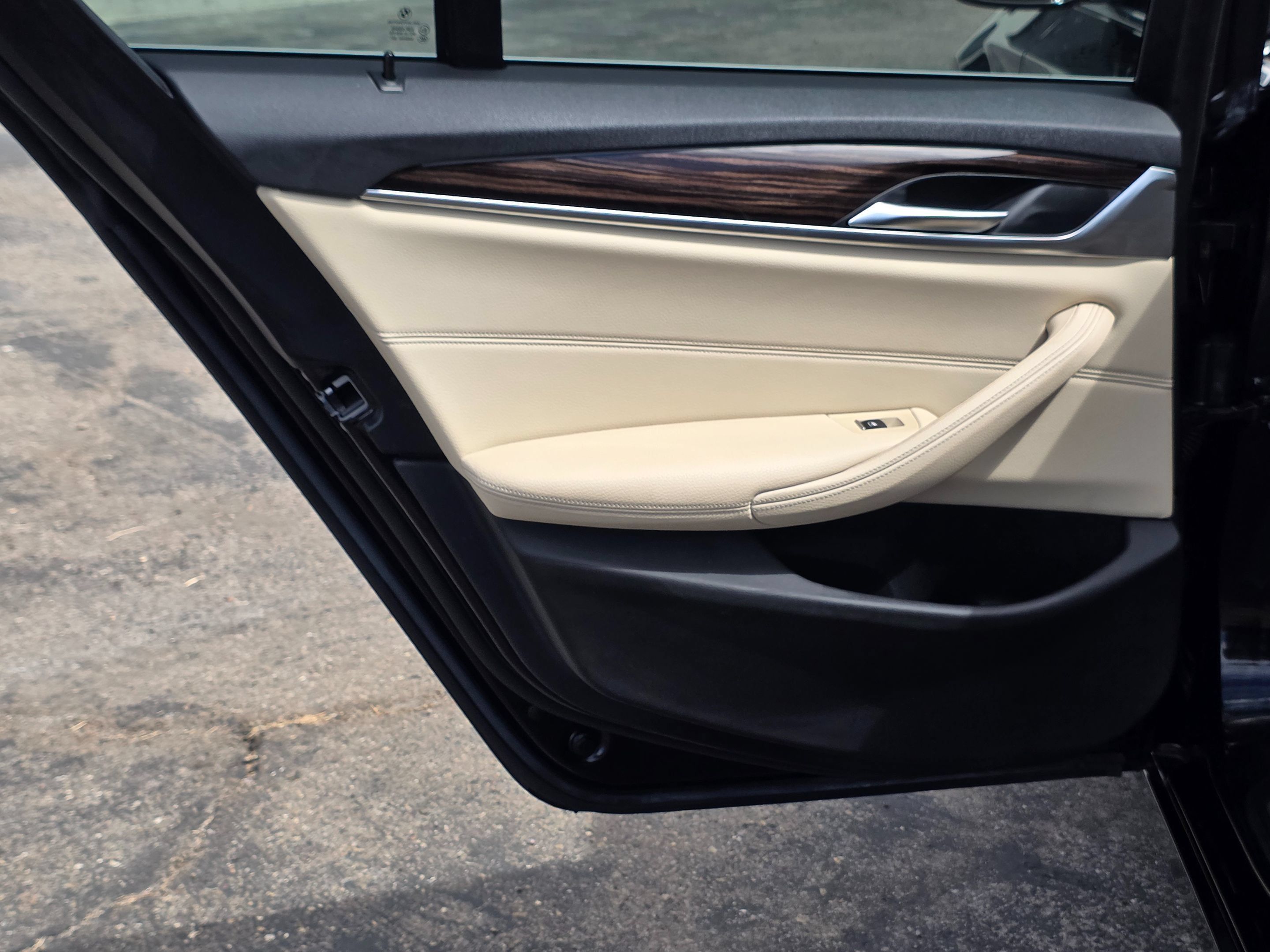 Used 2019 BMW 540i w/ Convenience Package RWD image 23
