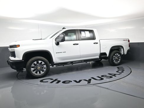 Used 2024 Chevrolet Silverado 2500 Custom w/ Custom Convenience Package AWD/4WD image 6