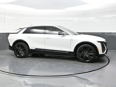 Certified 2024 Cadillac Lyriq Sport AWD/4WD image 8