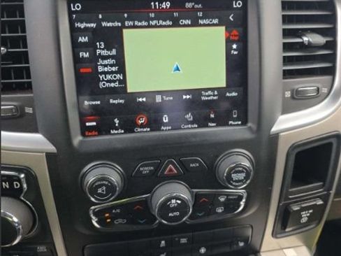 Used 2019 RAM 1500 Classic SLT w/ Black Appearance Group AWD/4WD image 7