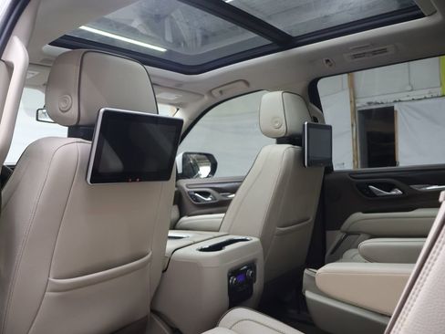 Used 2022 GMC Yukon XL Denali image 18
