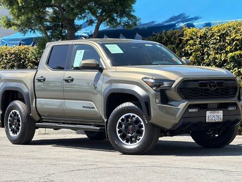 Used 2026 Toyota Tacoma TRD Off-Road AWD/4WD image 2