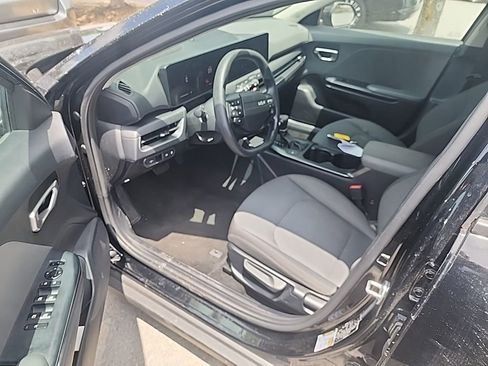 Used 2025 Kia K4 FWD image 11