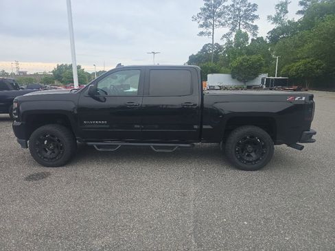Used 2018 Chevrolet Silverado 1500 LT w/ All Star Edition AWD/4WD image 8