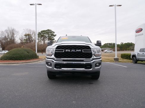 Used 2024 RAM 3500 Big Horn image 10