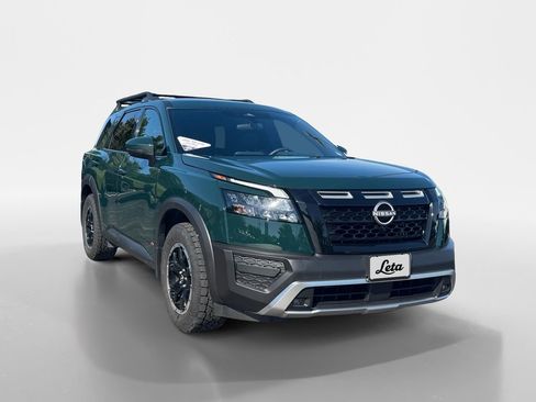 Used 2025 Nissan Pathfinder Rock Creek AWD/4WD image 2
