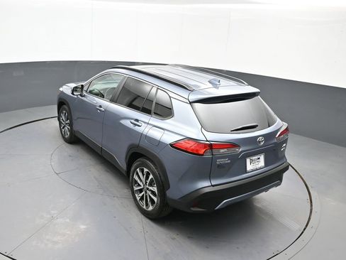 Certified 2023 Toyota Corolla Cross XLE image 40
