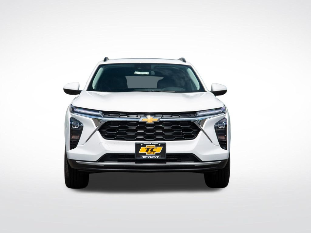 New 2026 Chevrolet Trax LT w/ Sunroof Package FWD image 2