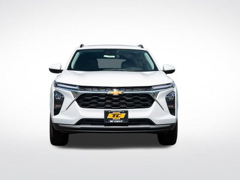 New 2026 Chevrolet Trax LT w/ Sunroof Package FWD image 2