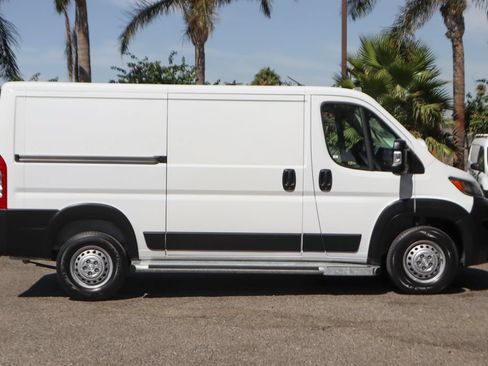 Used 2025 RAM ProMaster 2500 w/ U-Haul Equipment Group FWD image 11