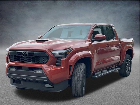 Used 2025 Toyota Tacoma TRD Sport AWD/4WD image 5