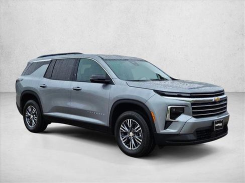 New 2026 Chevrolet Traverse LT w/ Driver Confidence Package image 7