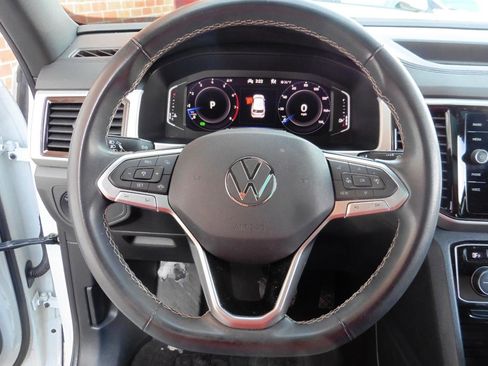 Used 2022 Volkswagen Atlas Cross Sport SE image 6