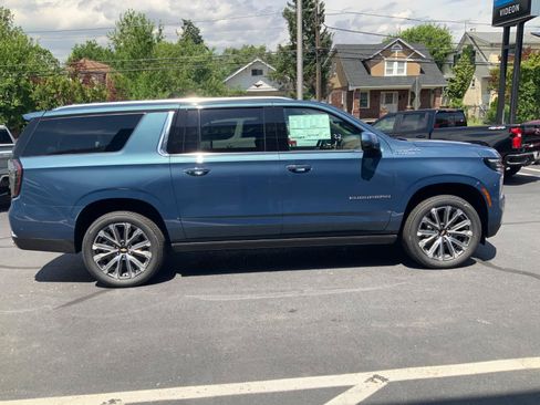 New 2026 Chevrolet Suburban High Country AWD/4WD image 8