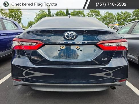 Used 2021 Toyota Camry LE FWD image 5