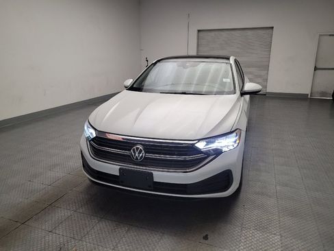 Used 2023 Volkswagen Jetta SE FWD image 15