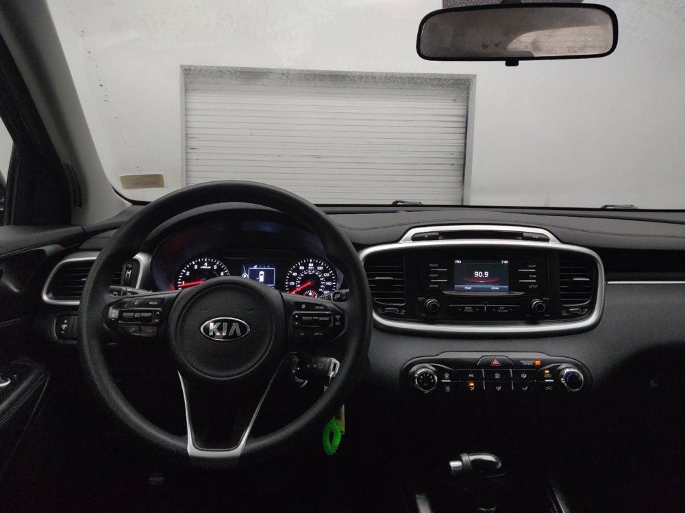 Used 2017 Kia Sorento FWD image 22