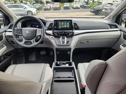 Certified 2024 Honda Odyssey EX-L image 8