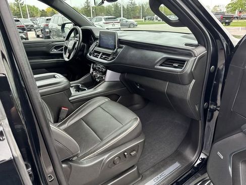 Used 2021 GMC Yukon XL SLT w/ SLT Luxury Plus Package AWD/4WD image 30