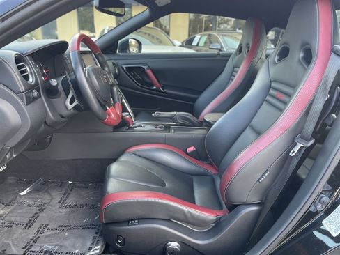 Used 2014 Nissan GT-R Black Edition image 22