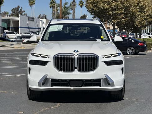 Used 2023 BMW X7 xDrive40i image 2