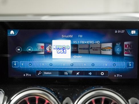 Certified 2023 Mercedes-Benz EQB 300 4MATIC image 16