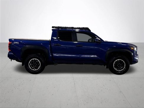 Used 2024 Toyota Tacoma TRD Off-Road w/ TRD Off Road Upgrade Package AWD/4WD image 9