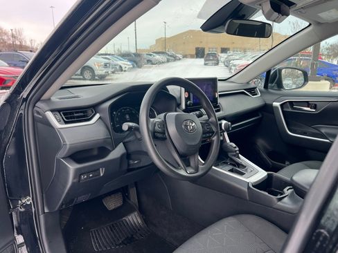 Used 2024 Toyota RAV4 XLE image 21
