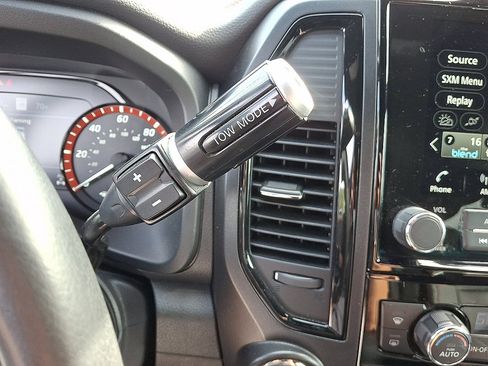 Used 2021 Nissan Titan PRO-4X w/ Pro-4x Convenience Package AWD/4WD image 4