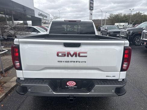 New 2026 GMC Sierra 1500 SLE w/ Preferred Package image 9