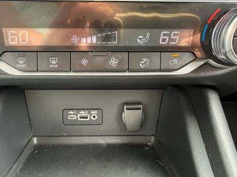 Used 2020 Nissan Sentra SV FWD image 19