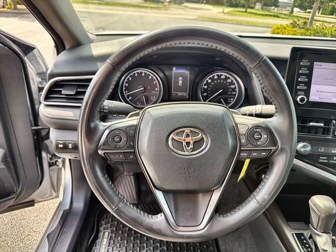 Used 2024 Toyota Camry SE FWD image 11