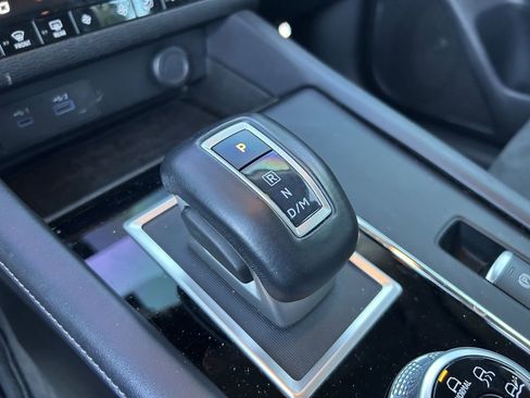 Used 2023 Mitsubishi Outlander SE image 25