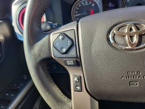 Used 2021 Toyota Tacoma TRD Sport image 17