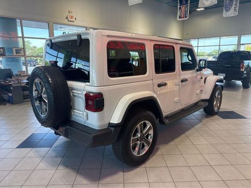 Used 2021 Jeep Wrangler Unlimited Sahara AWD/4WD image 15