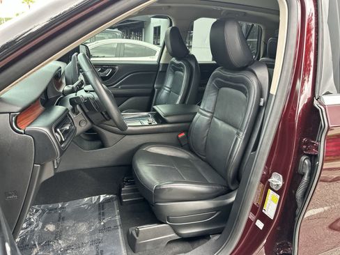 Used 2021 Lincoln Aviator Reserve w/ Class IV Trailer Tow Package RWD image 3