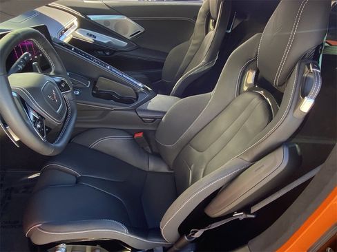 Used 2024 Chevrolet Corvette Stingray Premium Cpe w/ Z51 Performance Package image 17