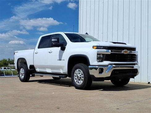 Used 2025 Chevrolet Silverado 2500 LT w/ All Star Edition image 3