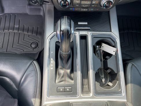Used 2018 Ford F150 Platinum w/ Equipment Group 701A Luxury AWD/4WD image 24